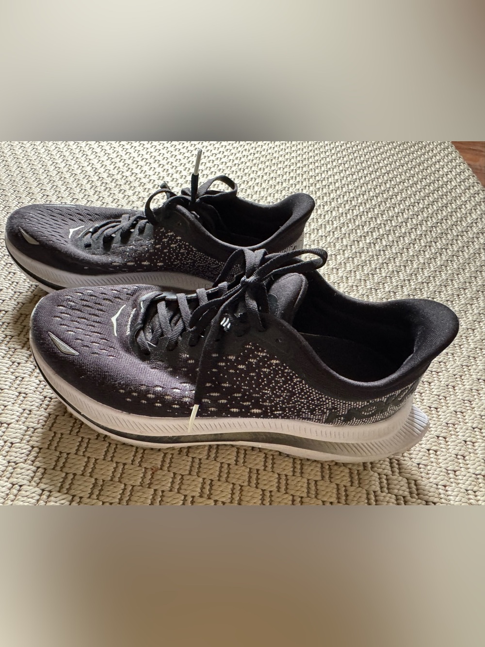 Hoka One One KawanaREFLECTIVE Womens Size 9 Running Shoes Sneakers Black/White - Picture 3 of 6